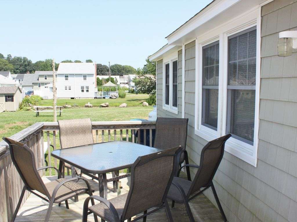 Stay just steps away from a beautiful private beach in Old Lyme!, Old ...