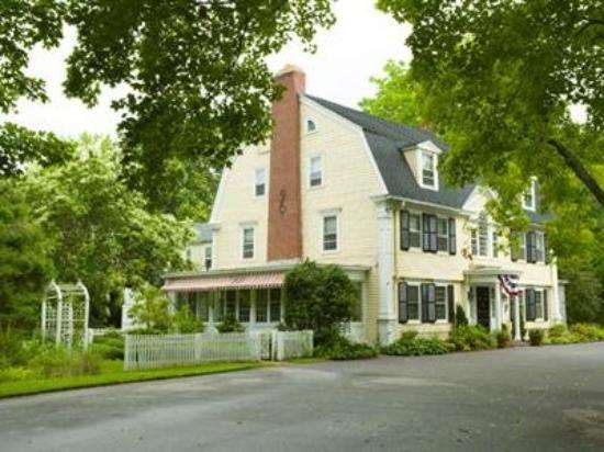 Bee and Thistle Inn and Lounge (Old Lyme, CT)